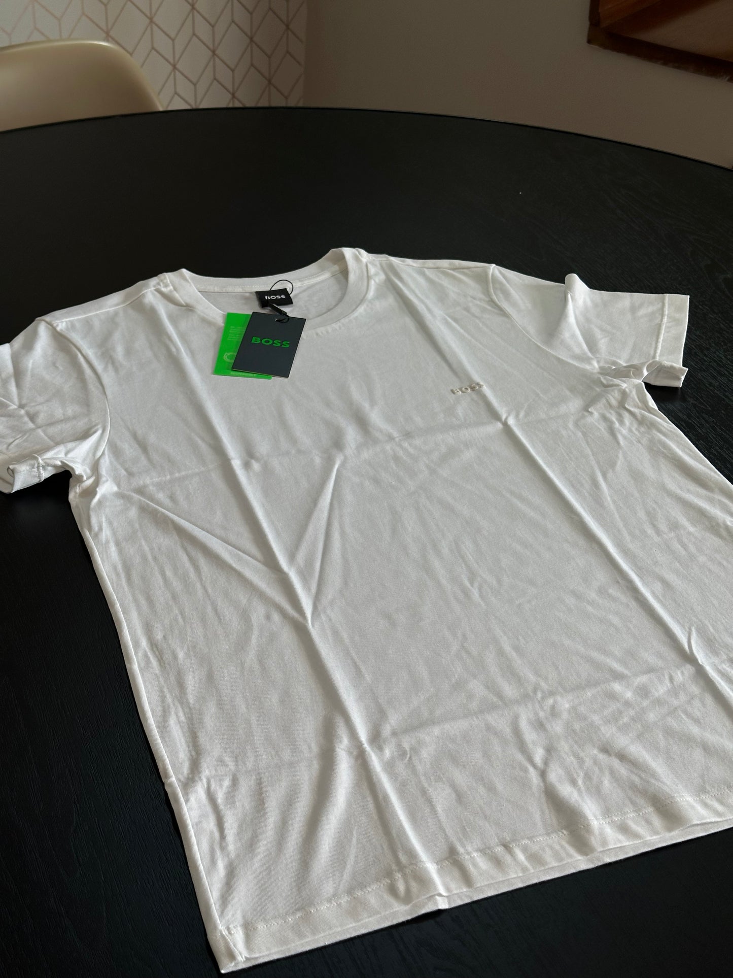 Camiseta BOSS Monocromática