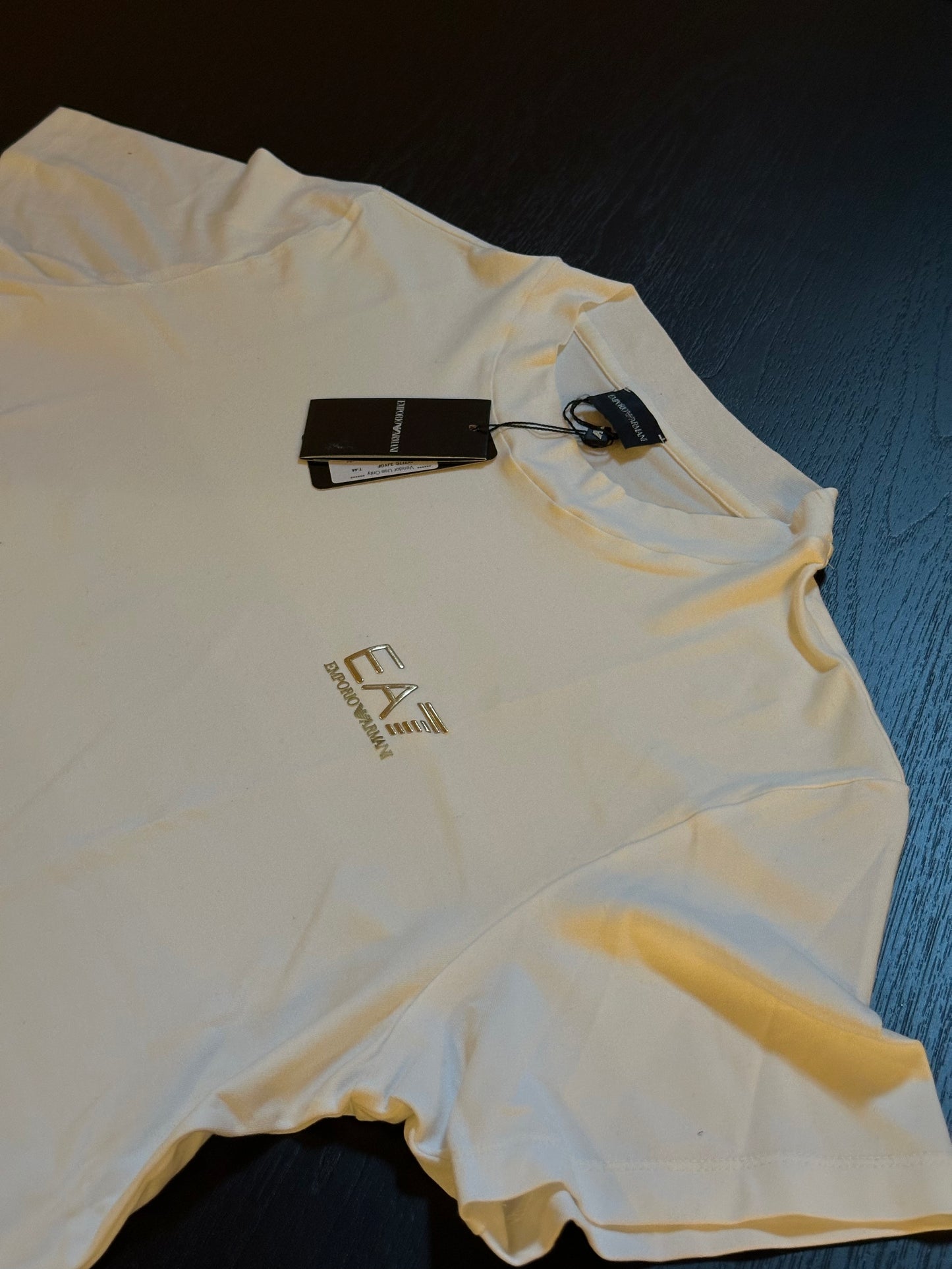 Camiseta EA7 Empório Armani Gold