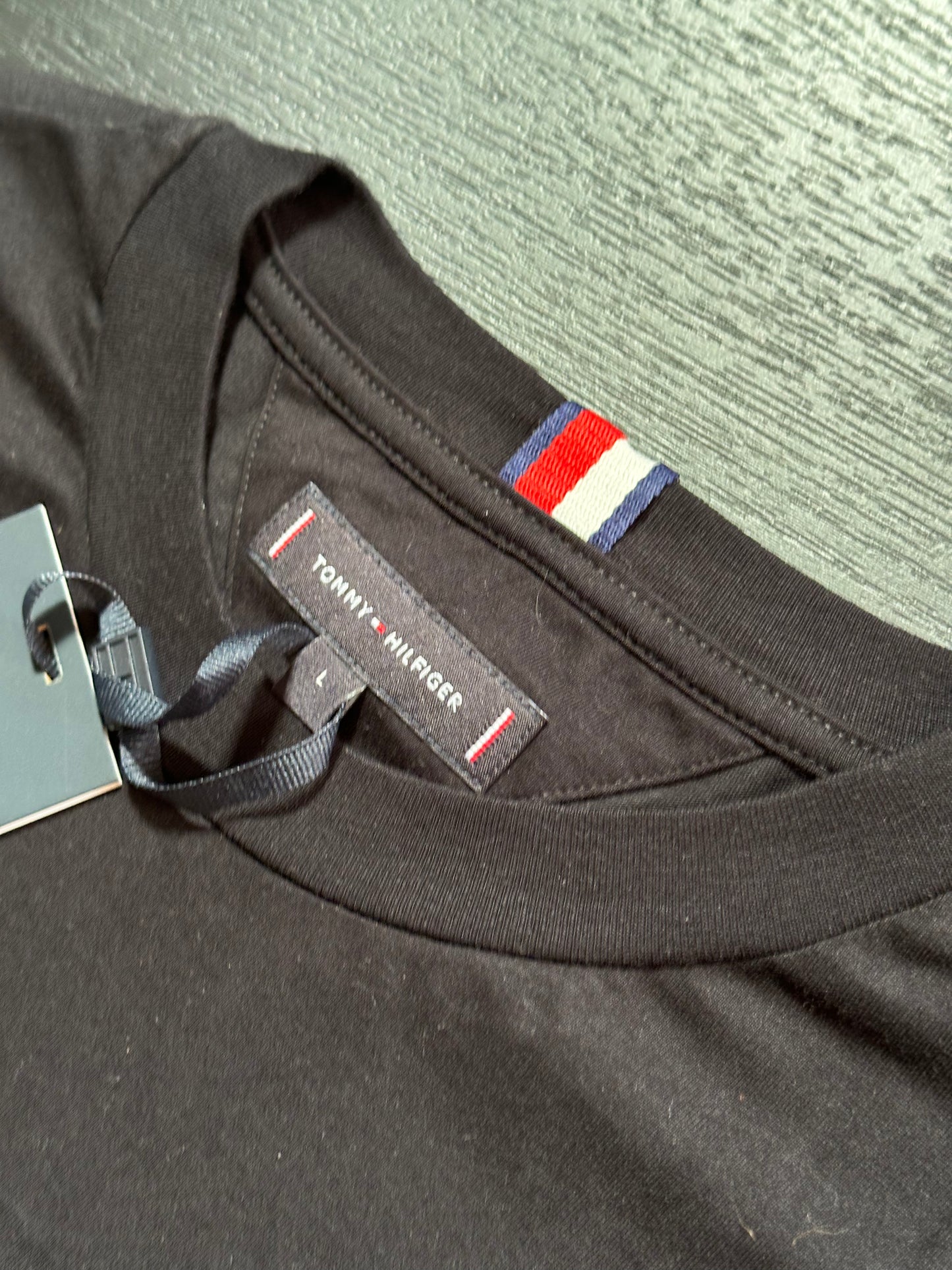 Camiseta Tommy Hilfiger Bordado