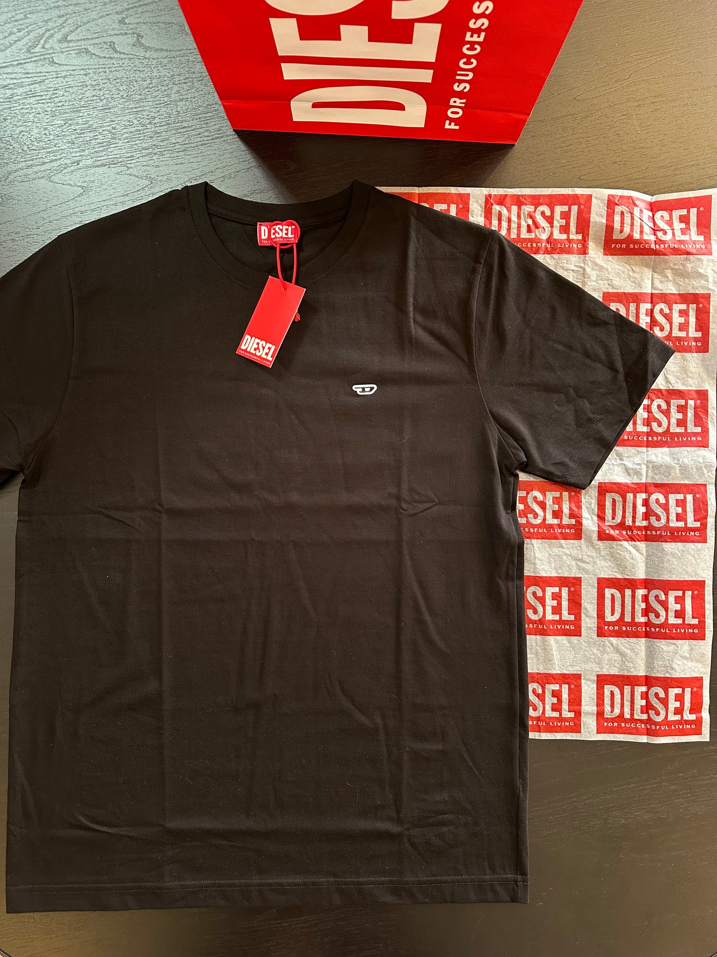 Camiseta Diesel Minimalista