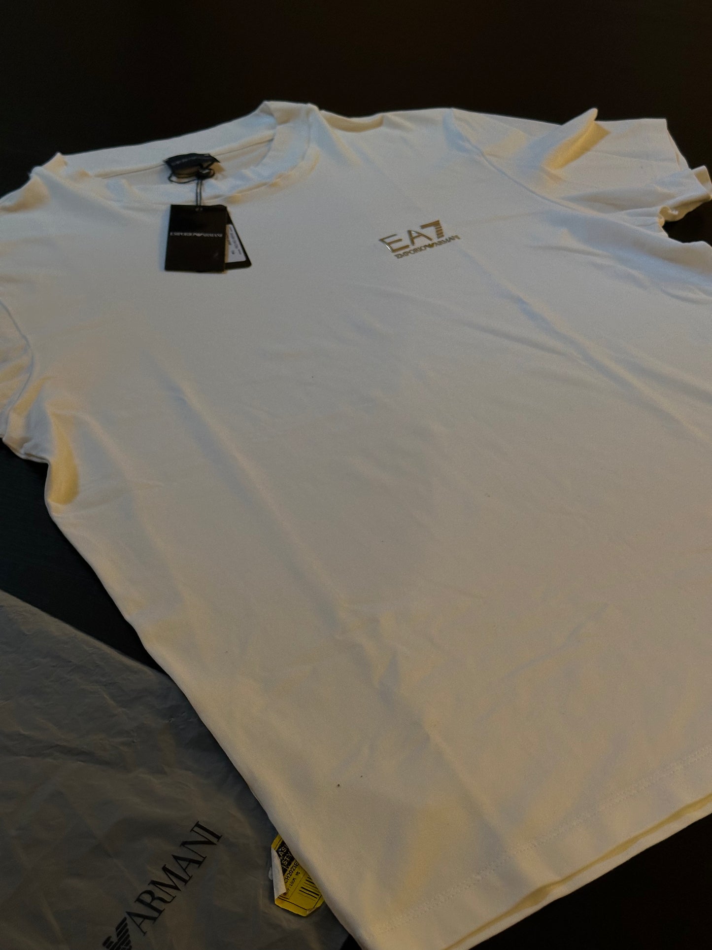 Camiseta EA7 Empório Armani Gold